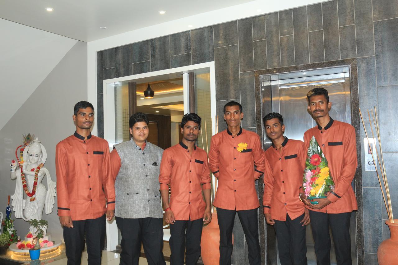 普什帕克公园酒店 Osmanabad 外观 照片